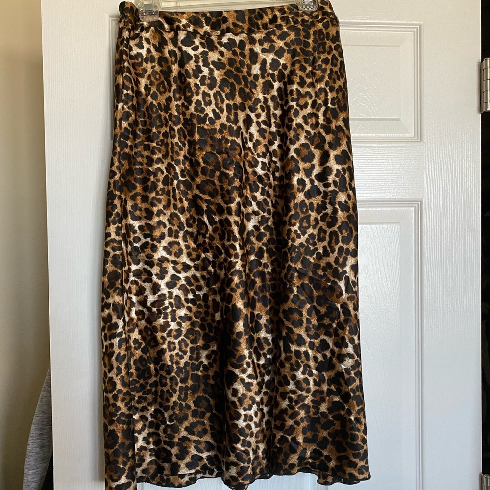 NWWT cheetah MIDI Vero Moda skirt in size M
